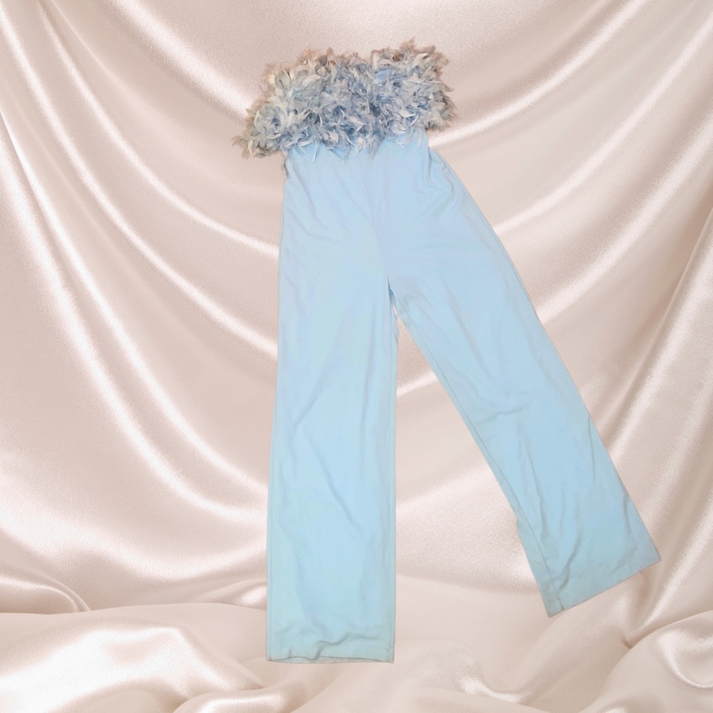 Fashion Nova Baby Blue Feather Bodysuit / Pantsuit🩵🪽